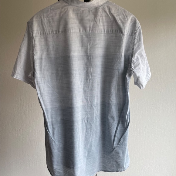 Men's Hurley Blue-to-White Gradient Shortsleeved Button Down, Size L - Picture 5 of 5